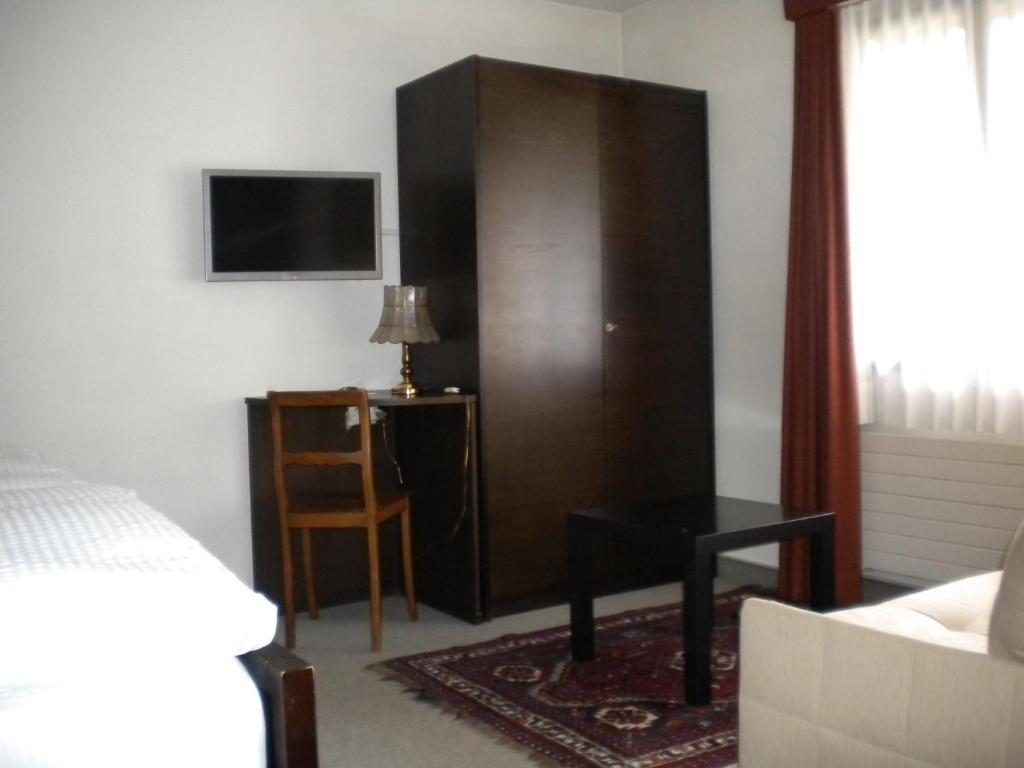 Hotel Gotthard Gurtnellen Szoba fotó
