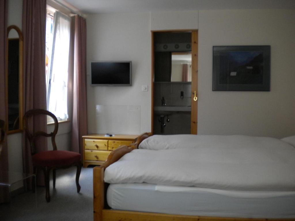 Hotel Gotthard Gurtnellen Szoba fotó